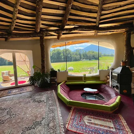 Chalet Einbaumhaus