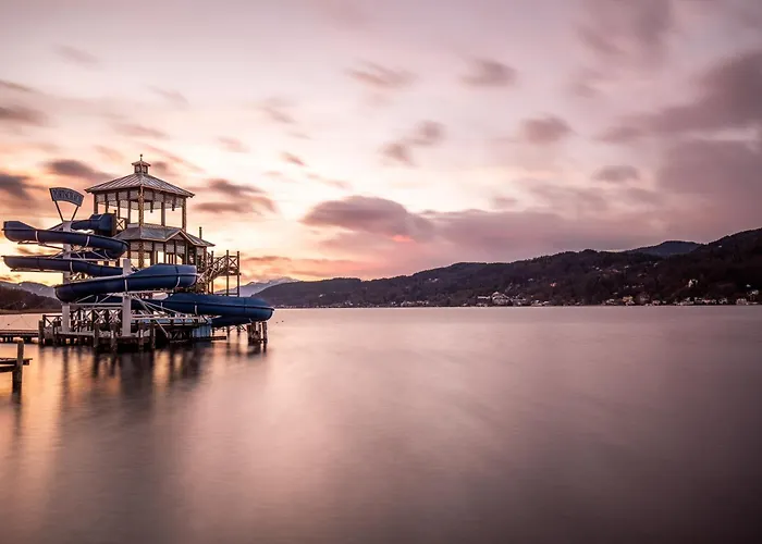 Chalet Einbaumhaus *